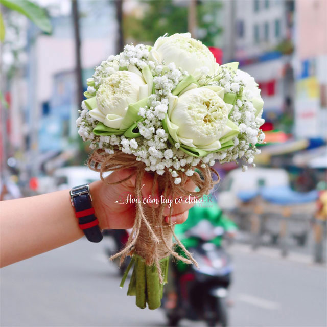hoa cưới cầm tay nên chọn hoa gì - hoa sen