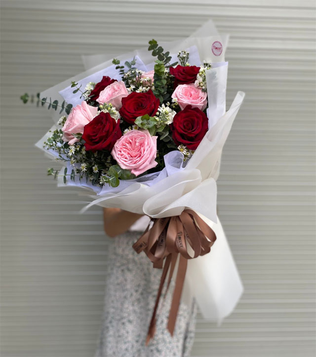 top 5 loài hoa nhập khẩu đẹp nhất - hoa hồng ecuador
